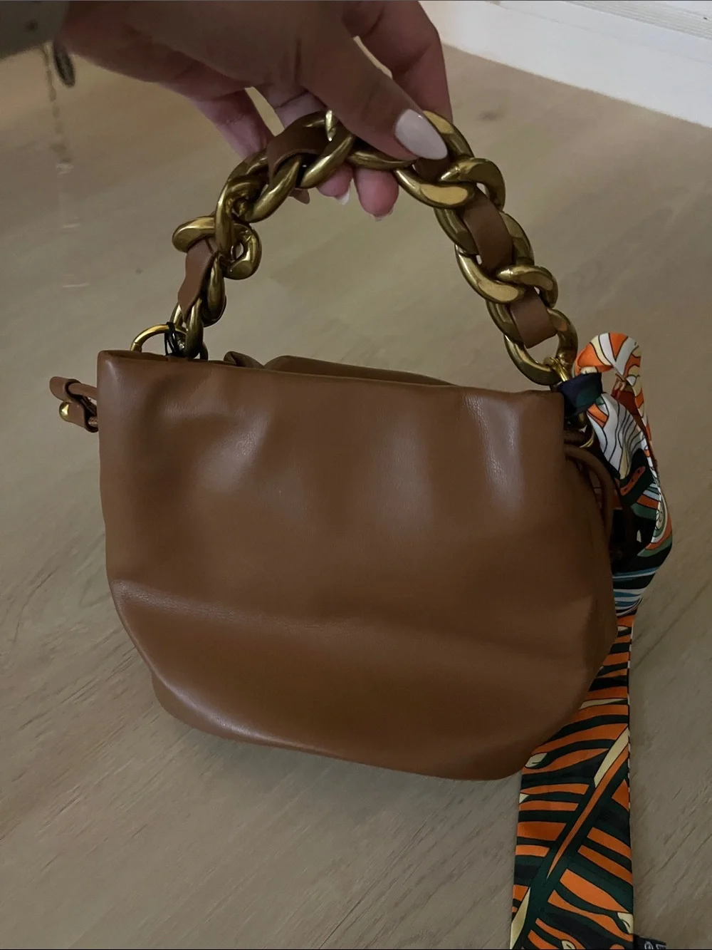 Women's Tan Shoulder Bag with Chunky Gold Chain Handle